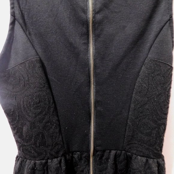 Black Jersey Lace Patterned Dress - Picture 4 of 6